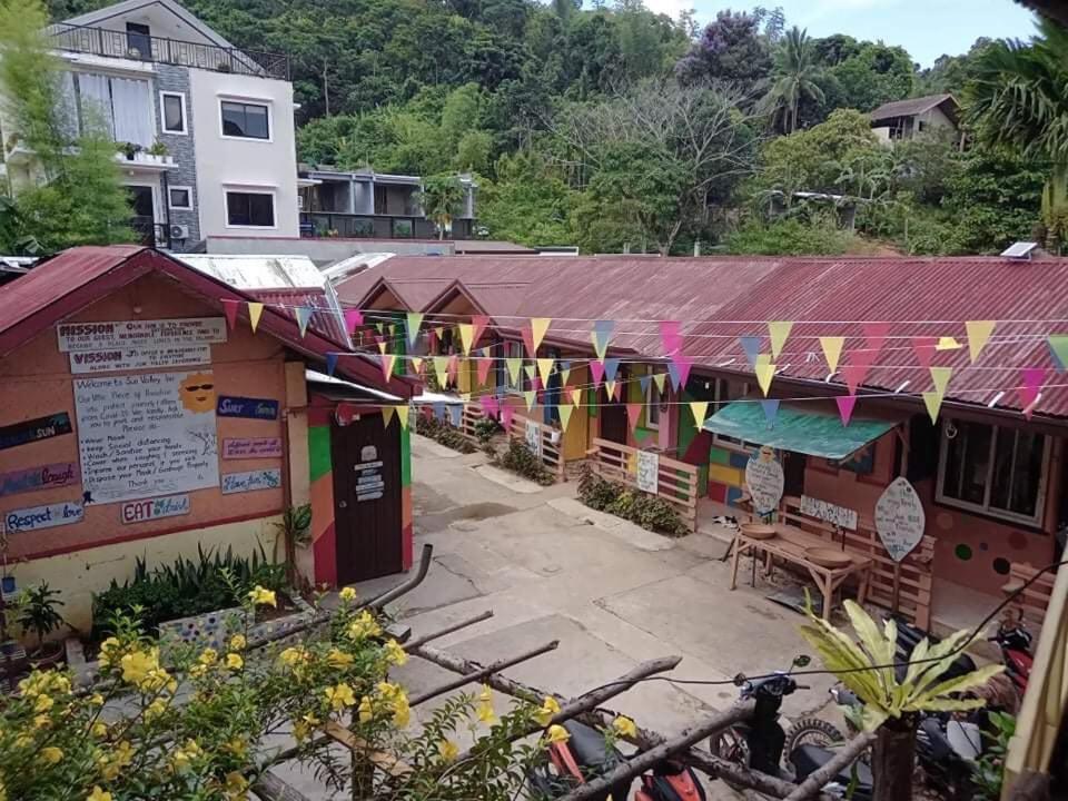El Nido Hostel Sun Valley Екстериор снимка